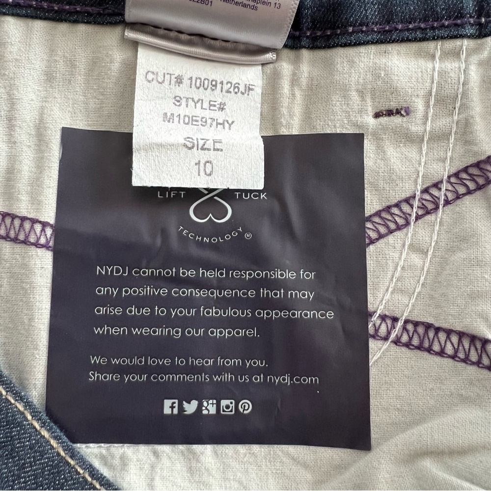 NWT NYDJ Slimming Lift Tuck Bermuda Shorts rolled cuff in Hollywood Blue Size 10 - Picture 11 of 11